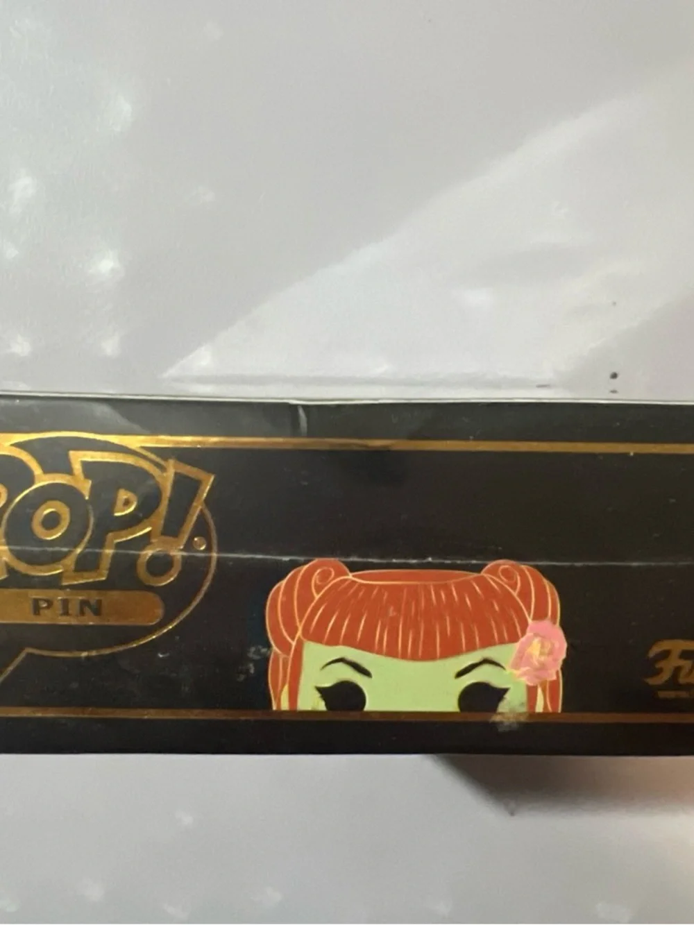 DC Comics Bombshells Poison Ivy Enamel Pin - Green & Orange Hair - Picture 7 of 7